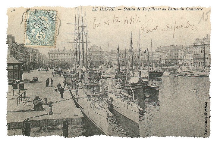 Torpilleurs du type Yatagan dans le port du Havre